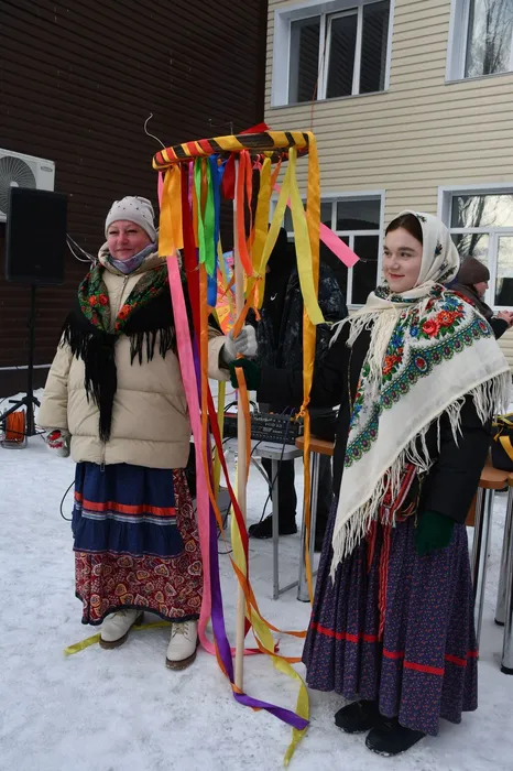 photo_5242238594338984959_w