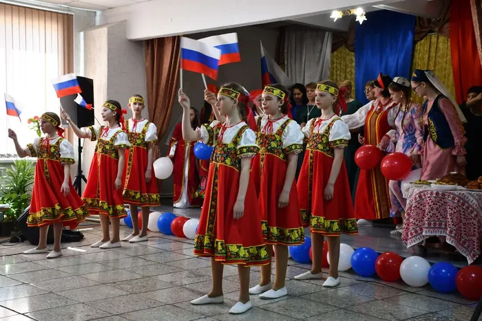 Единством сильна Россия-02