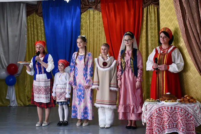 Единством сильна Россия-01