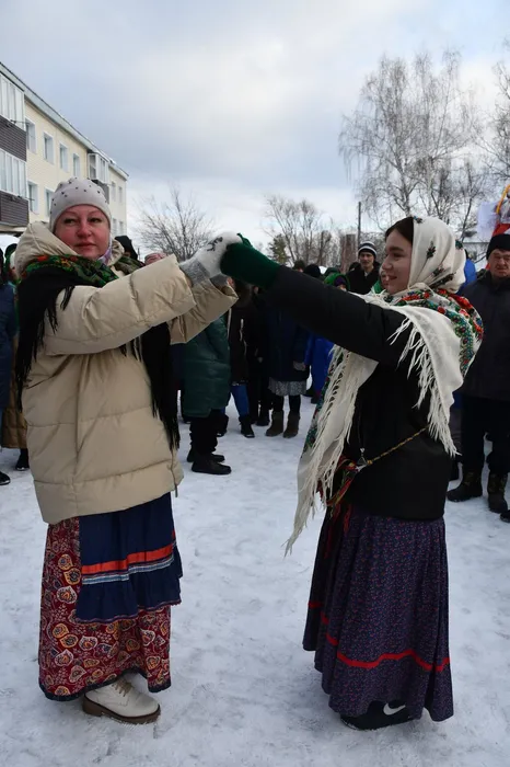 photo_5242238594338984965_w