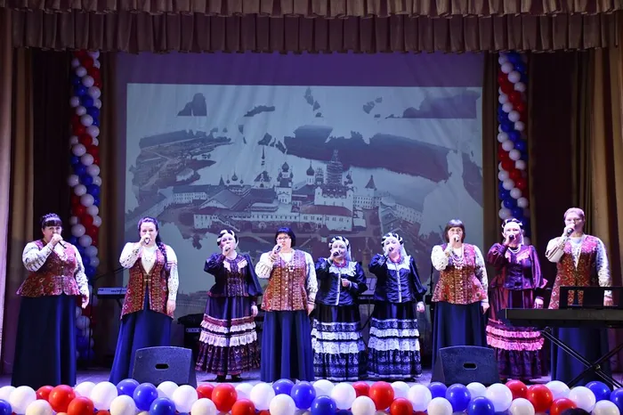 photo_5244490394152670886_w