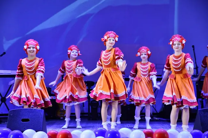 photo_5244490394152670890_w