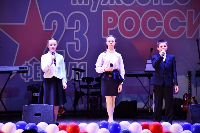 photo_5244490394152670895_w