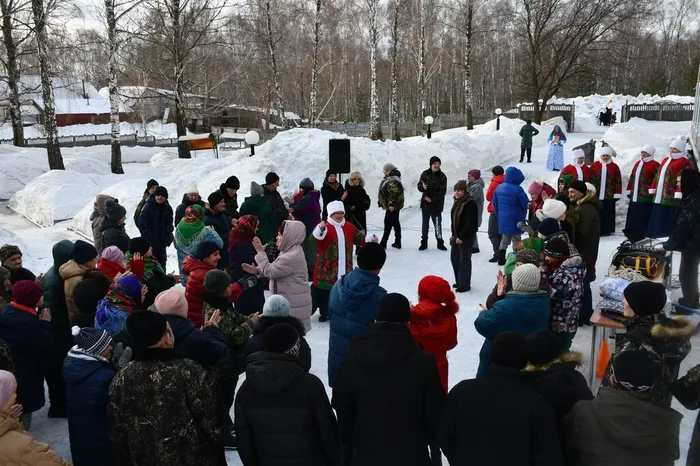 photo_5242238594338984953_w