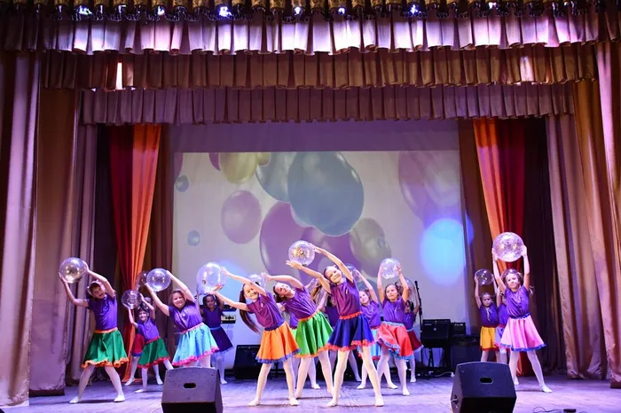 photo_5402604147657800515_w