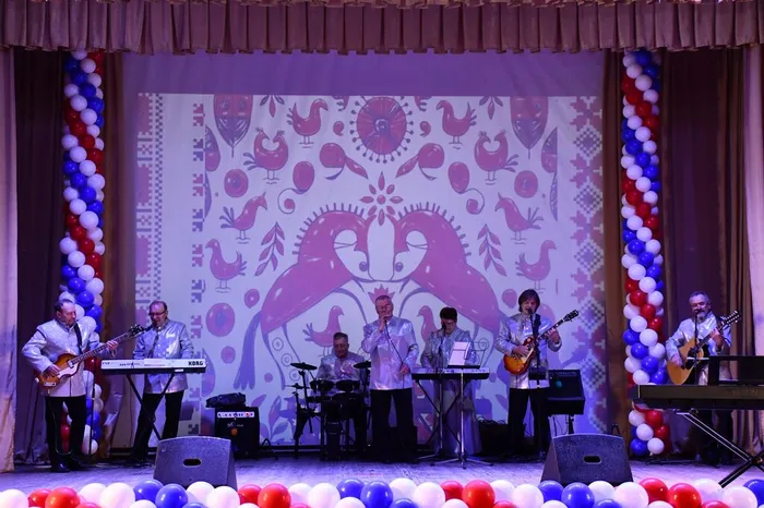 photo_5244490394152670889_w