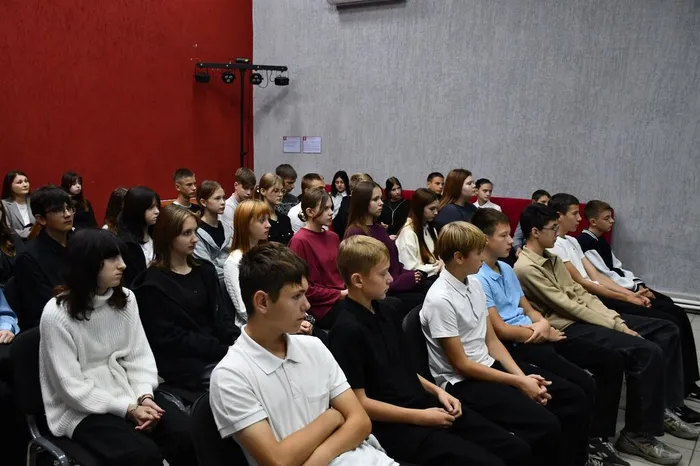 photo_5402604147657800571_w