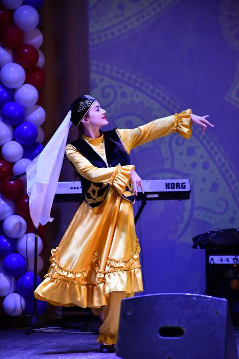 photo_5244490394152670888_w